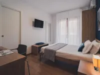 Trip Room & Breakfast Hotels near Reggio Calabria Airport