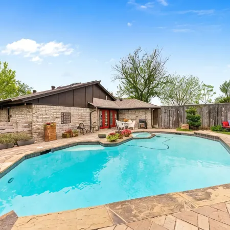 Paradise in Plano-4 bedroom home with pool, spa and jacuzzi suite.