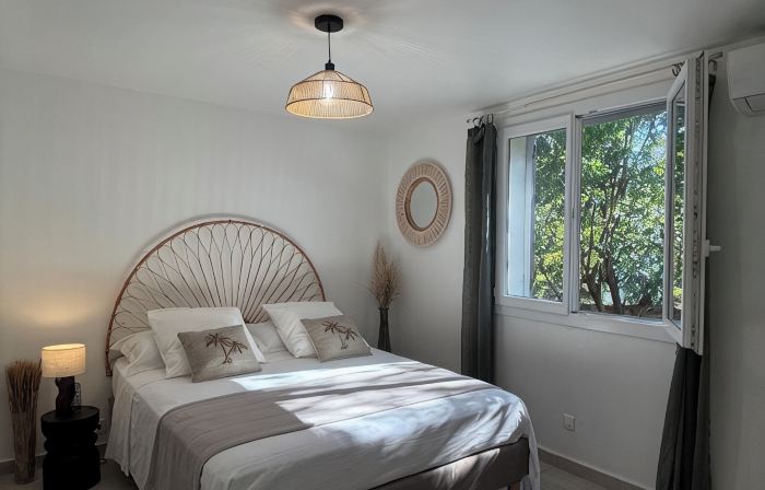 AIR-CONDITIONED VILLA 6 PEOPLE HEATED PRIVATE POOL NEAR PORTO-VECCHIO