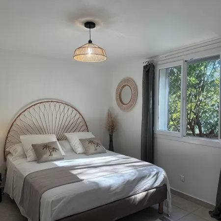 AIR-CONDITIONED VILLA 6 PEOPLE HEATED PRIVATE POOL NEAR PORTO-VECCHIO