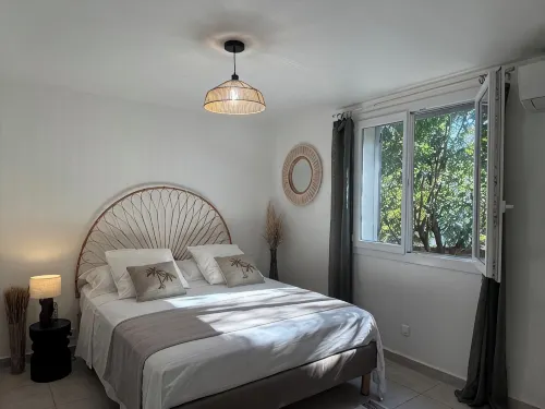 AIR-CONDITIONED VILLA 6 PEOPLE HEATED PRIVATE POOL NEAR PORTO-VECCHIO