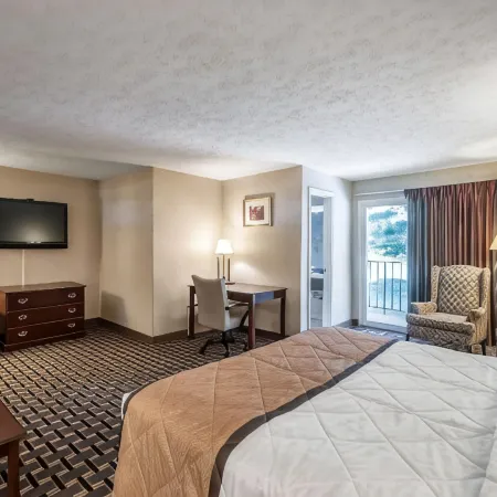 Rodeway Inn & Suites