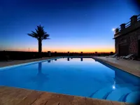 Luxury villa with private pool not overlooked. - Villas
