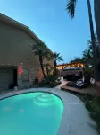 Superb 3-bedroom house with AC in McAllen. Diana's Pool House - บังกะโล