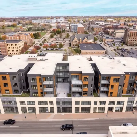 Luxe Downtown Holland 2Br Condo • Walkable • Parking + Gym
