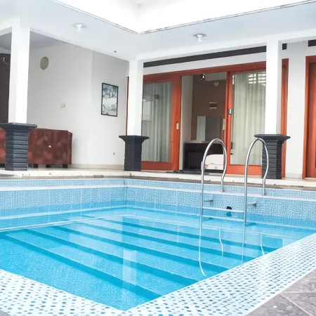 Sutan Raja Villa Kuningan