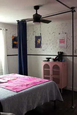 NEW DOWNTOWN TUPELO- HOUND DOG BUNGALOW -ROCK-N-ROLL themed 1BR 1B Shotgun style - 방갈로