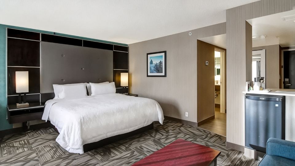 Hampton Inn & Suites by Hilton Calgary-Airport