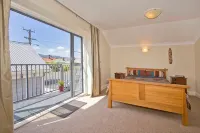 The Orange Lodge - Petone - Wellington - Broadband - Wi-Fi