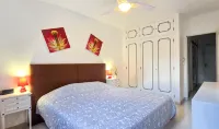 Casalionelantibes : Large Apartment with AC, King-Size Bed, Garden and Parking - 2-Star