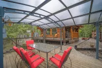 Creek side log cabin in the woods -dog friendly - Hytter