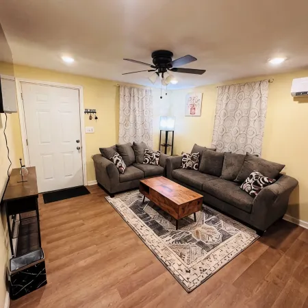 Welcome to Cozy Stone Cottage 3 bedrooms and 1 bathroom house.