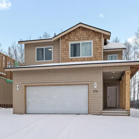 Le: 4-Bedroom 3Full Bathroom House in Gorgeous Anchorage Neighborhood