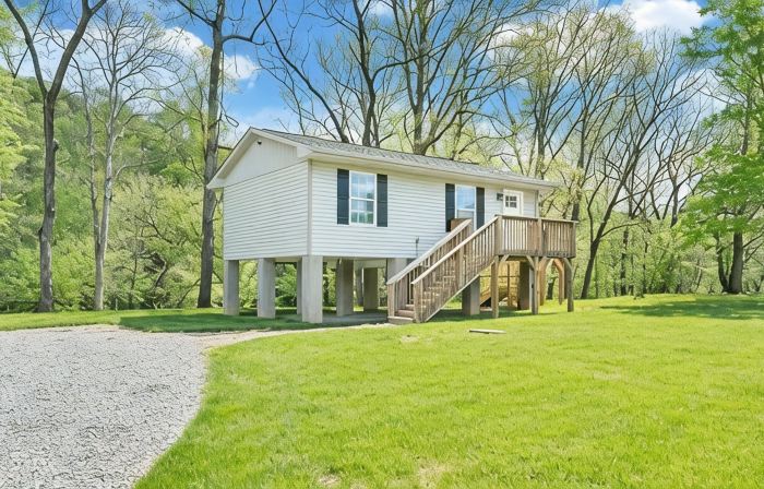 Charming 2-bedroom house with AC, WiFi in tranquil Eagle Rock