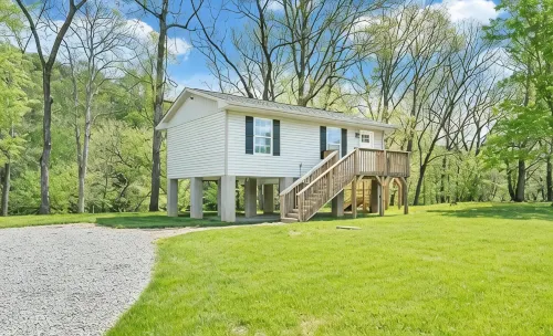 Charming 2-bedroom house with AC, WiFi in tranquil Eagle Rock
