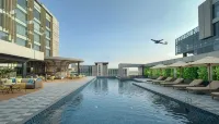 Crowne Plaza Dhaka Airport by IHG - Pools