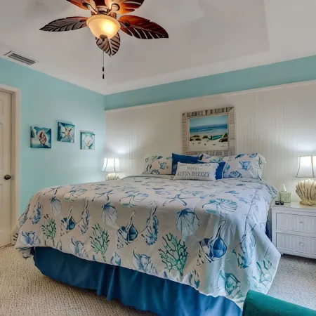 2 Bed/2.5 Bath Townhome In Gorgeous Timeless Amelia Island Steps from the Beach