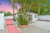 Coastal Luxury 7mi to Anna Maria Private Cottage - Country Houses