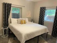 Sunrise Chalet on Potato Lake - Water Front - Dock - Game Room - Hot Tub - Chalets