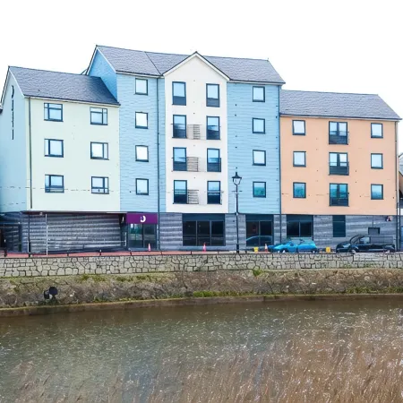 Premier Inn Bude Hotel Отели в г. Бьюд