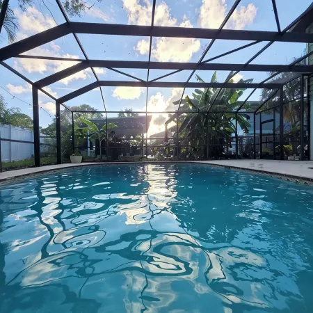 The Avocado House - 10 Foot Deep Pool Peaceful Cul-de-Sac Waterfront Village