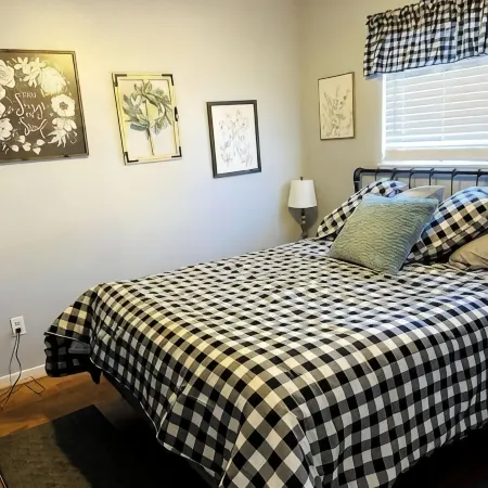 Centrally Located Park Place 018192