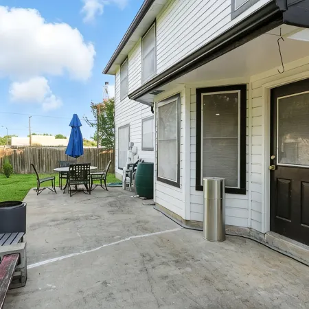 Spacious 4-Bedroom Gem in Pflugerville 24 Min to Downtown Austin