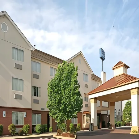 Comfort Inn & Suites Sharonville - Cincinnati North