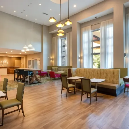 Hampton Inn & Suites by Hilton Edmonton St. Albert