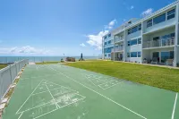 4th Floor Oceanfront 2Br Condo w/ Balcony & Beach Views, Unit 448 - Homestays