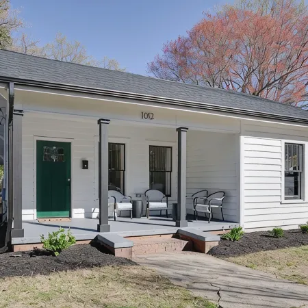 Historically Hip on Hale-3 Kings, Walkable to shops, 3 minutes to Duke