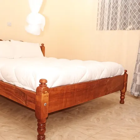 Villa Serene Hotel โรงแรมในกิตาเล