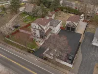 Avail. Now! Luxury Apartment with Porch  Close to Salisbury Beach. Sleeps 6. Hotels in Salisbury