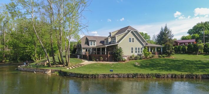 Watauga Riverbend Retreat Hotels in Carter County
