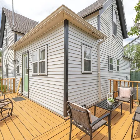 NEW Updated Farmhouse in Custer - 2 Blocks from Main Street! Отели в г. Кастер