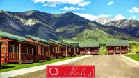 Wolf Den Log Cabin Motel and RV Park - 2-Star