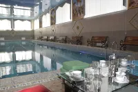 Hotel Aeroport Plaza - Pools