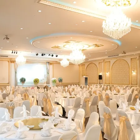 Westgate Residence Hotel Отели рядом с достопримечательностью «Торговый центр Central Plaza WestGate»