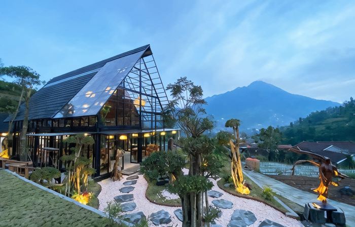 Luxcamp Selo - Merapi View by Horison