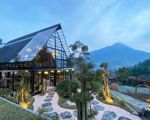 Luxcamp Selo - Merapi View by Horison Hotels in Boyolali Regency