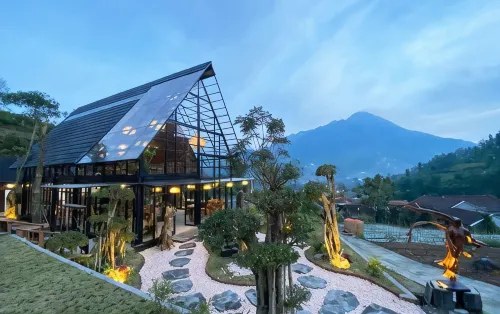 Luxcamp Selo - Merapi View by Horison