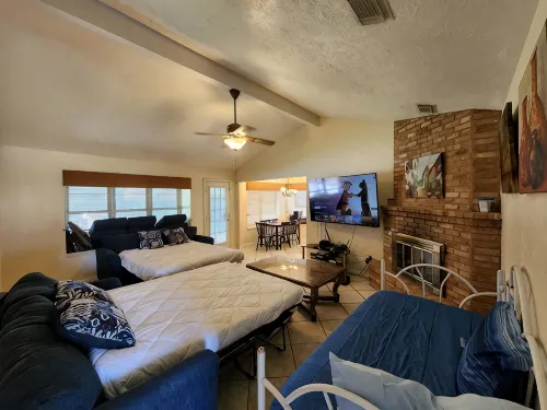 The Middle of EVERYWHERE. 30 min or less to Med. Center, Galleria, Kemah, Nasa - 2-Star