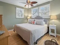 7-Bedroom House in Charming Spray Beach with WiFi, AC. Oceanside Sleeps 18 - 3-Star