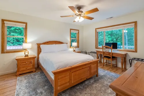 New Renovated Bathrooms! 3Br Mountain Home Near Smoky Mtns, Game Room + Fire Pit - 발코니