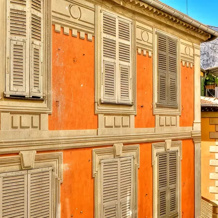 Contemporary 1-bedroom apartment with balcony, air conditioning, 50m from beach