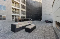 Remodeled Boho Condo - 1 Block to Mass Street! - 3 Sao