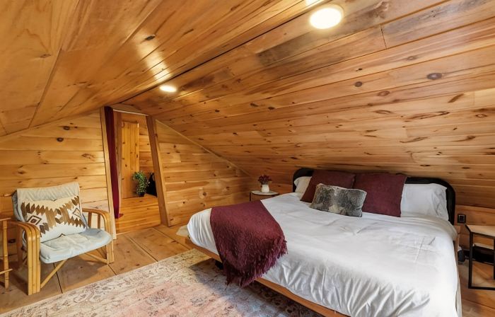 A-Frame Hot tub Retreat - Firepit, Grill, EV & Dog Friendly, Close to N. Conway.