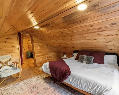 A-Frame Hot tub Retreat - Firepit, Grill, EV & Dog Friendly, Close to N. Conway. Hotels in Fryeburg