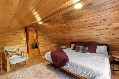 A-Frame Hot tub Retreat - Firepit, Grill, EV & Dog Friendly, Close to N. Conway.
