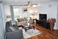 Stylish 4-bedroom whole house with plenty of parking